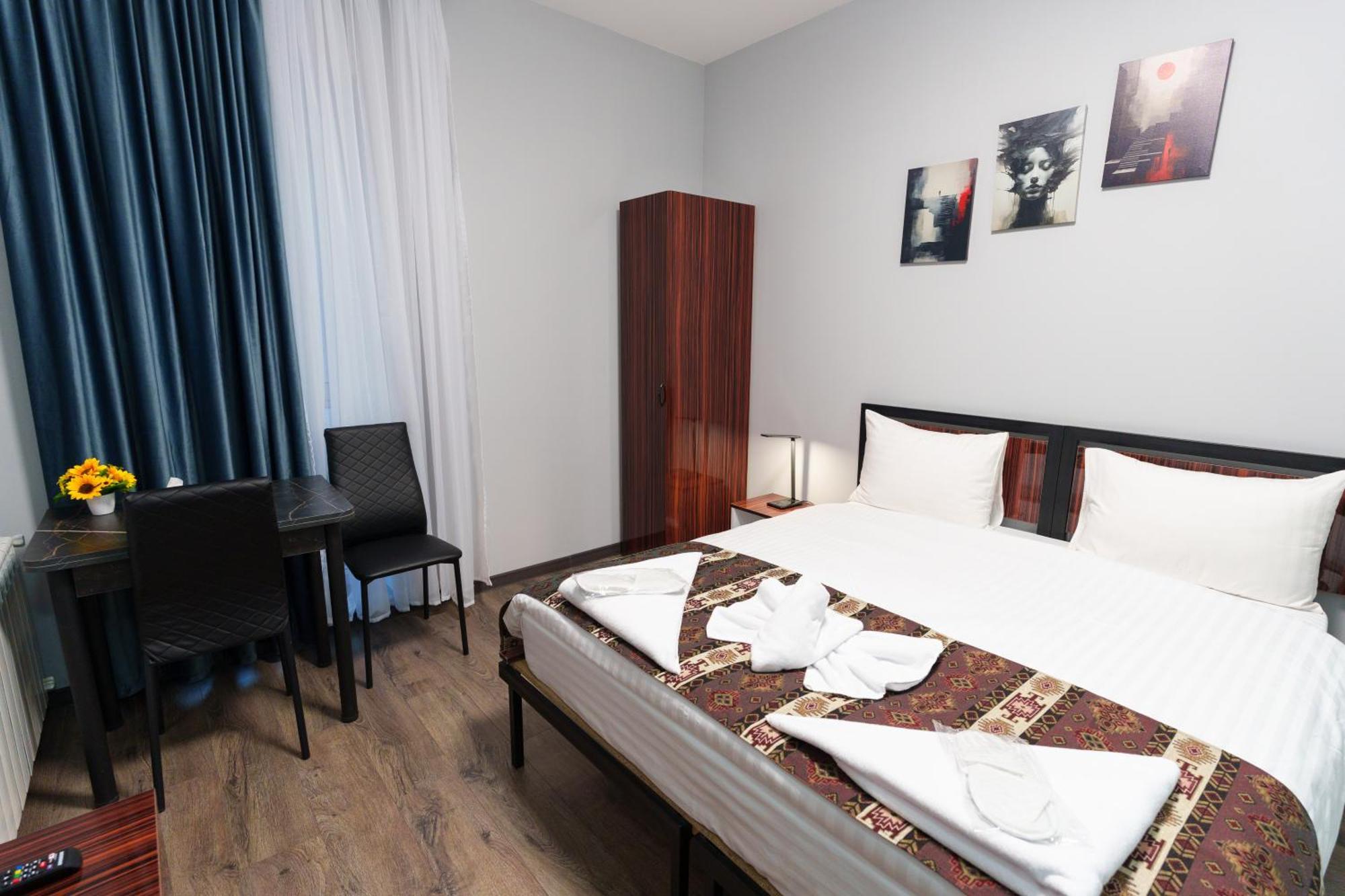 Gh Family Hotel Ереван Екстериор снимка
