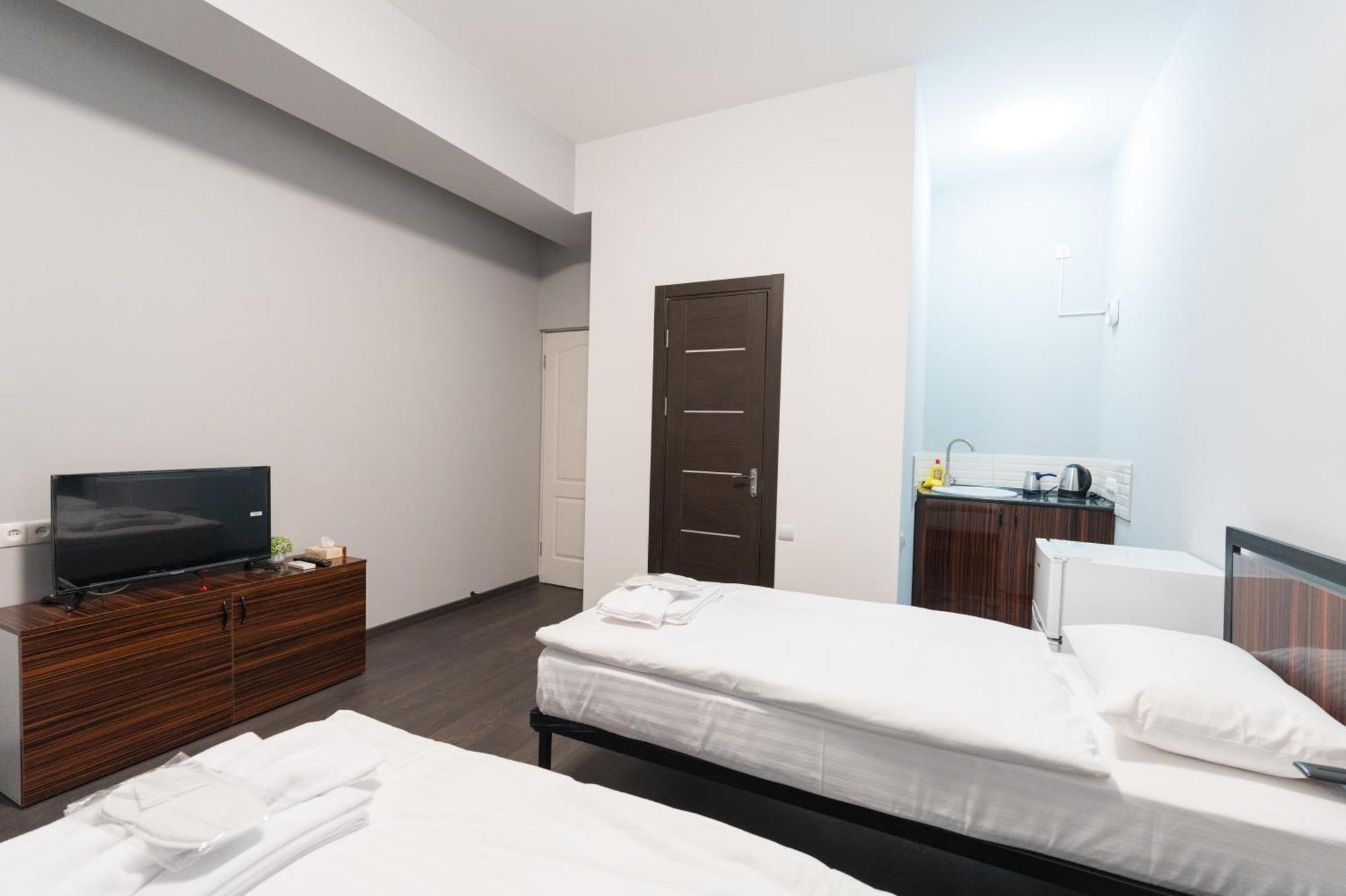 Gh Family Hotel Ереван Екстериор снимка