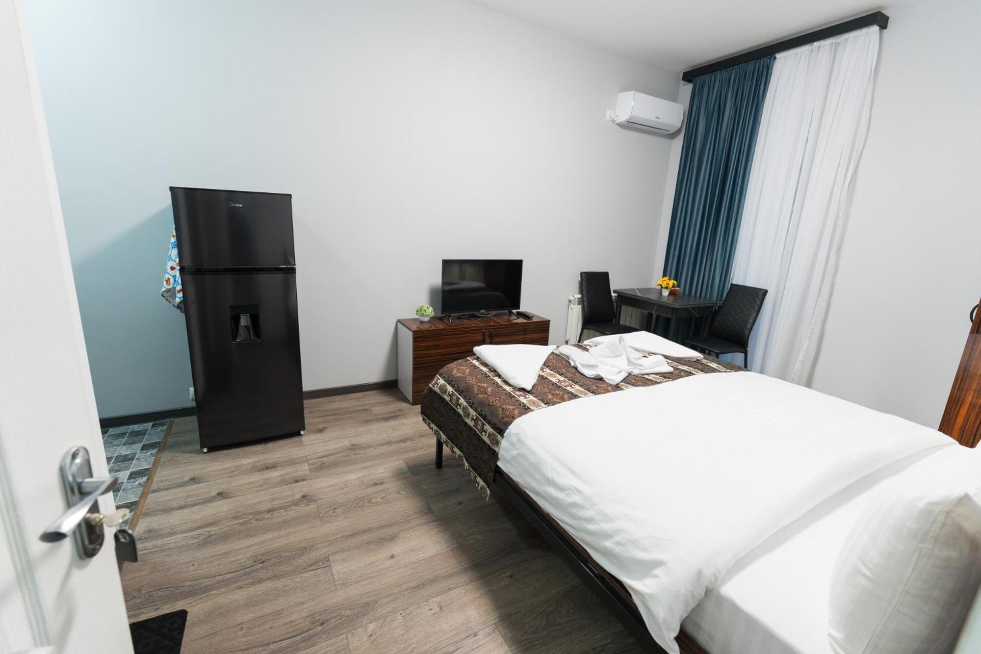 Gh Family Hotel Ереван Екстериор снимка